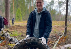 Волонтёры НИУ МГСУ приняли участие в субботнике в труднодоступной лесной зоне в Мытищах