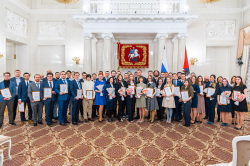 Сергей Собянин вручил премии Правительства Москвы за 2022 год молодым ученым