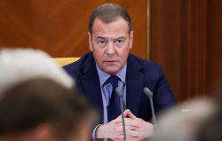 Зампред Совета безопасности РФ Дмитрий Медведев провел заседание президиума Совета по науке и образованию